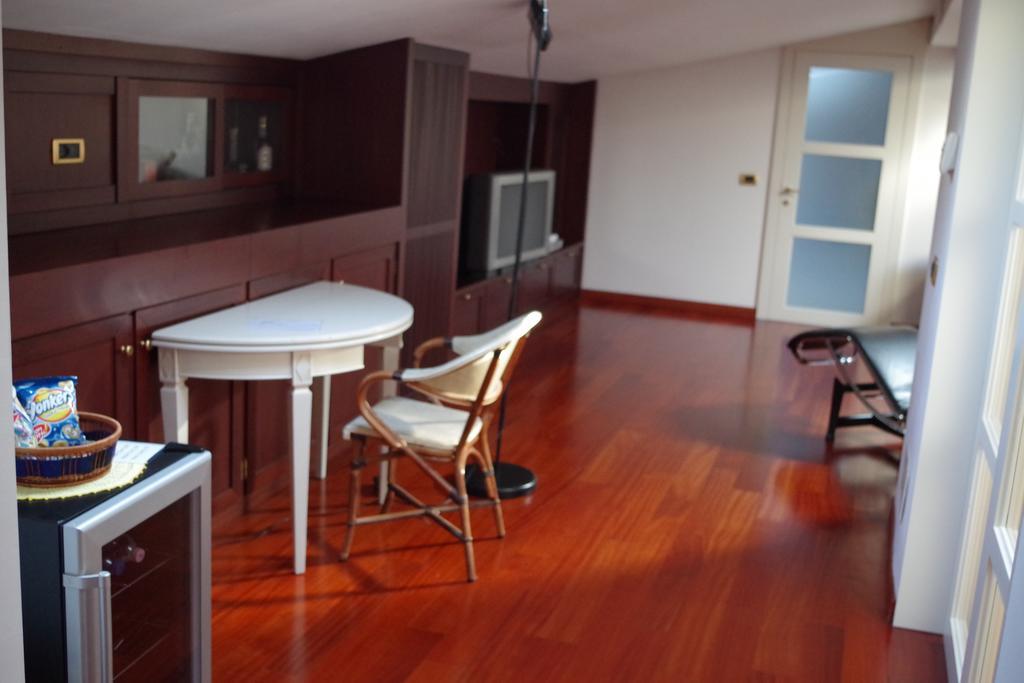 B&B Independente Ассаго Экстерьер фото